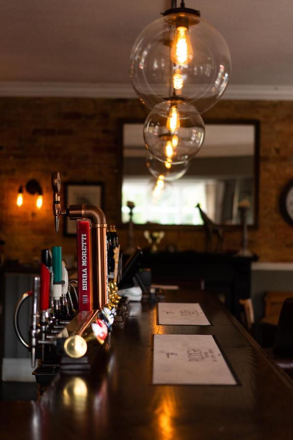 Отель The Plough Itchen Abbas Винчестер Экстерьер фото