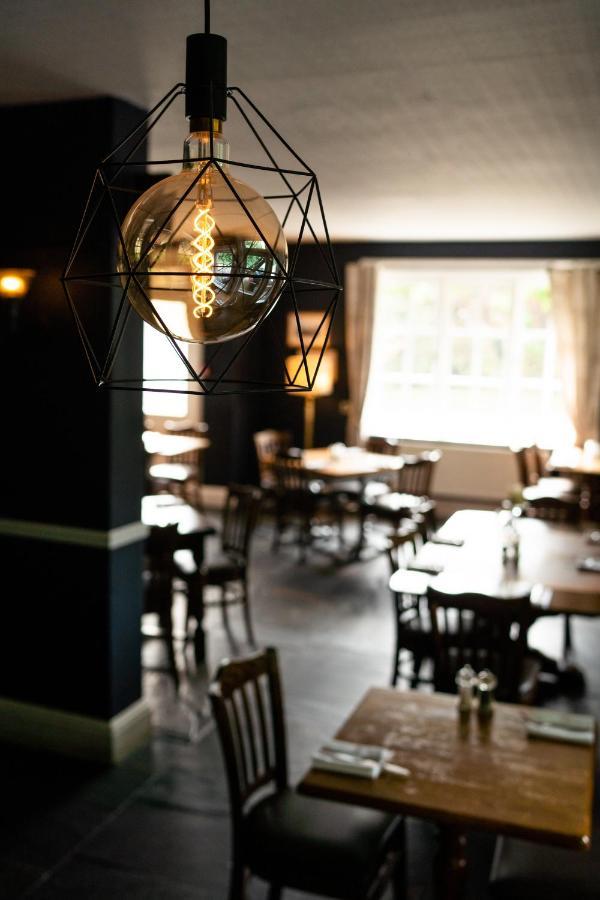 Отель The Plough Itchen Abbas Винчестер Экстерьер фото