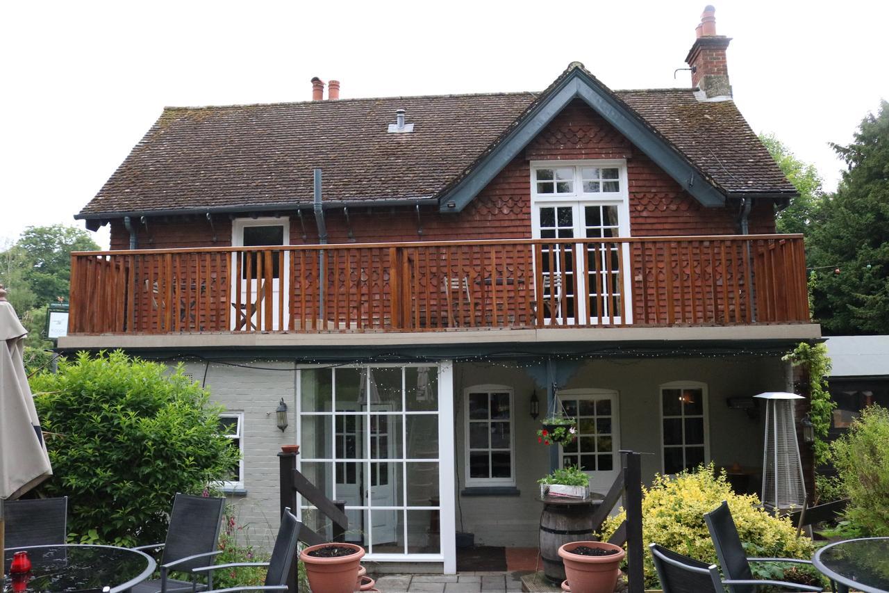 Отель The Plough Itchen Abbas Винчестер Экстерьер фото